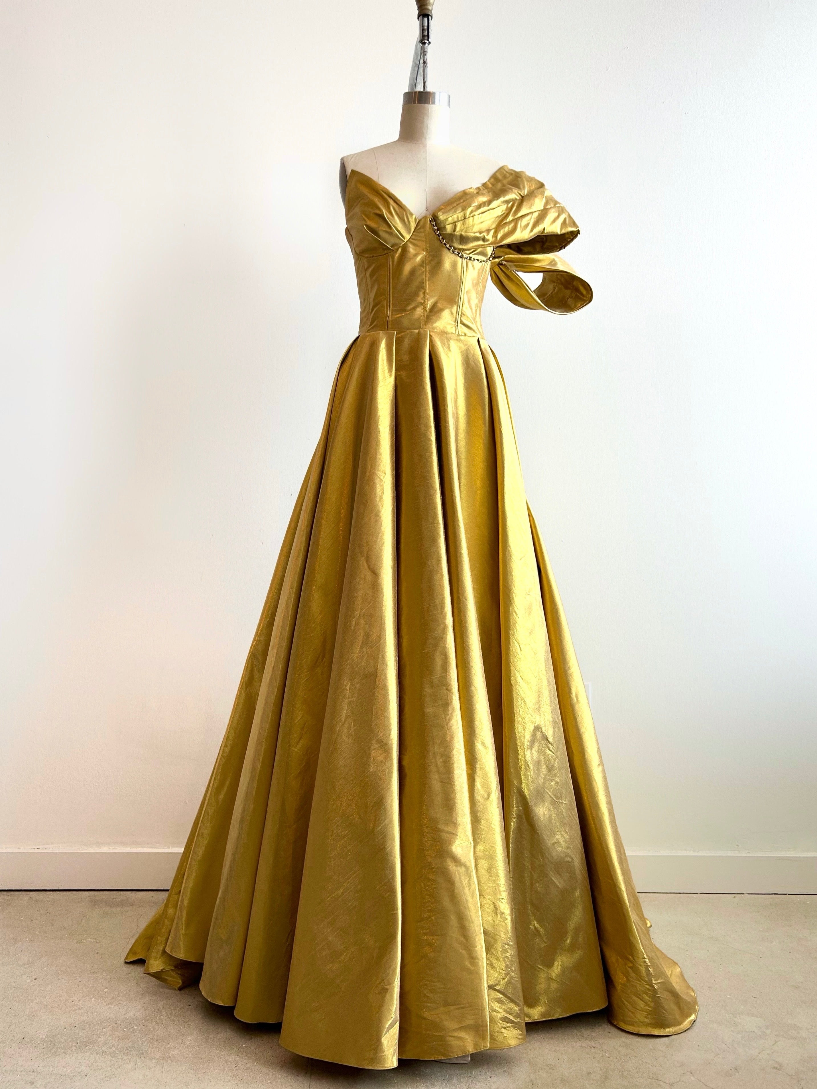 Veruz Golden dress