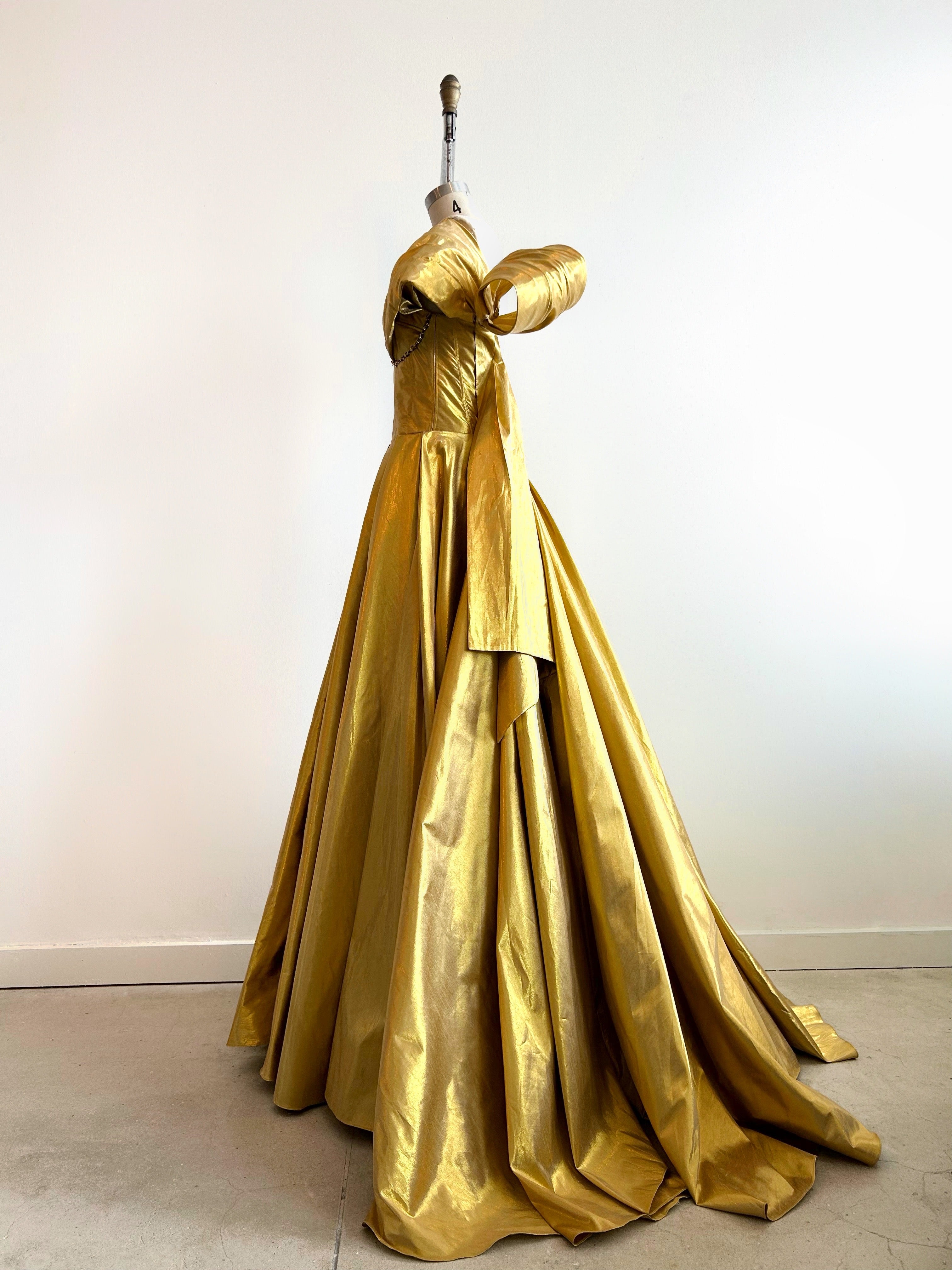 Veruz Golden dress